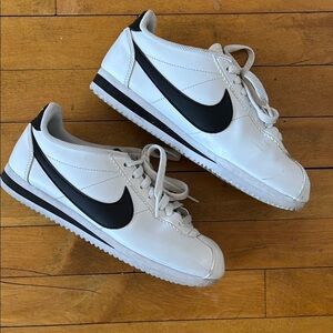 Nike Cortez White Sneakers 7.5